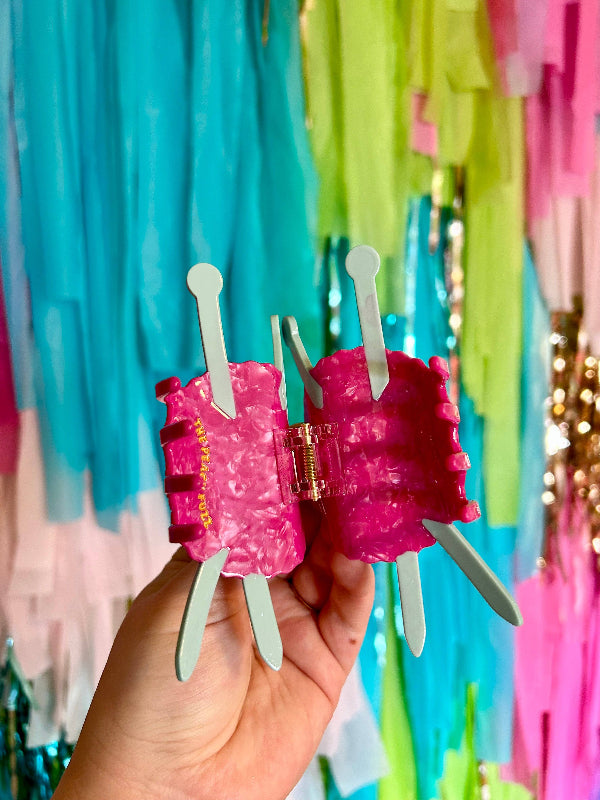 Yarn Knitting Needles Hair Claw: Pink/Mint