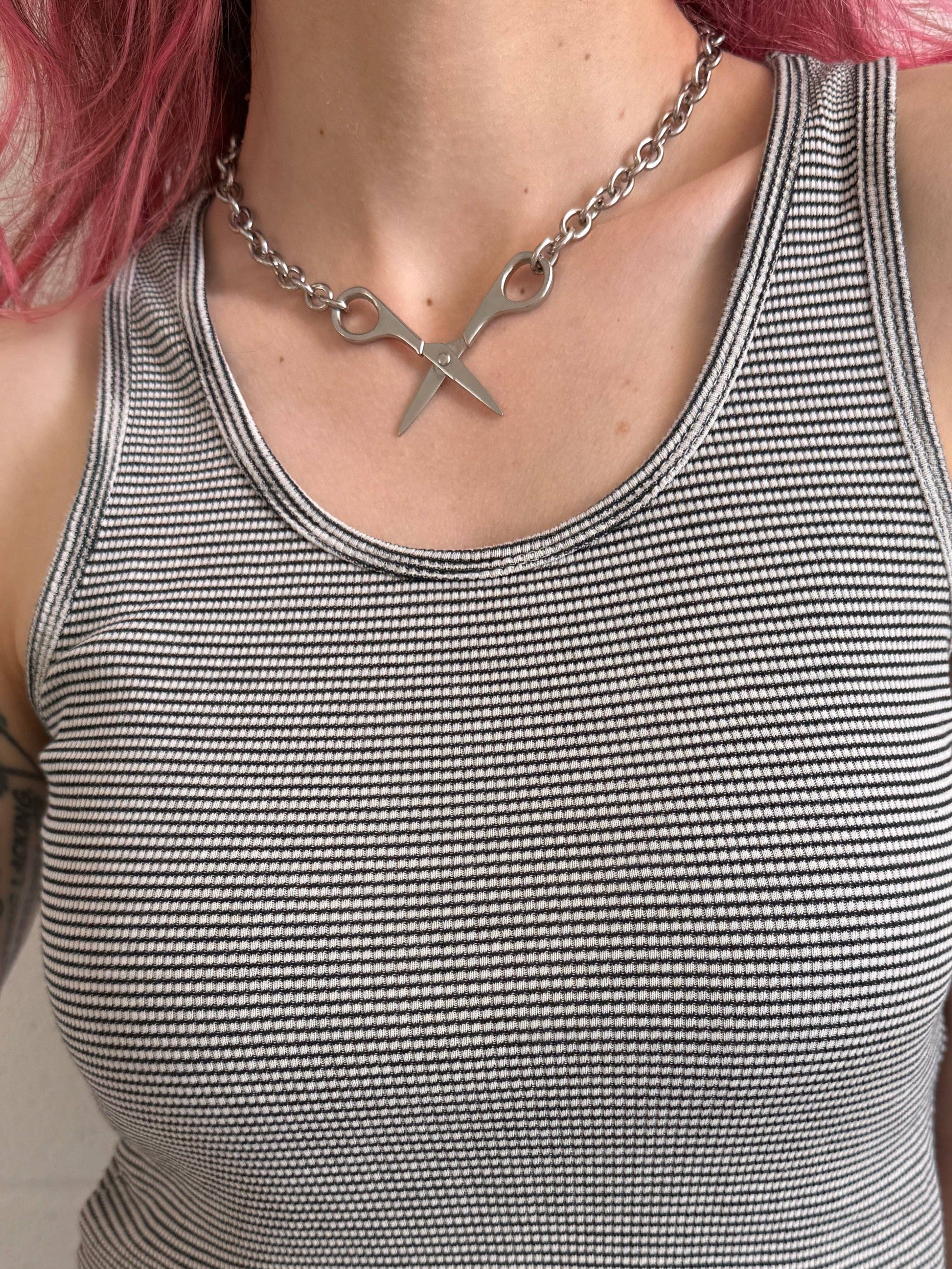 Scissor Necklace: Silver