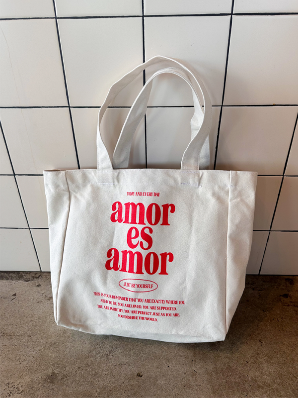 Amor es Amor Tote Bag