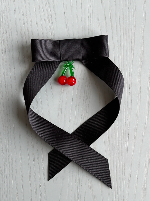 Charm Bow Clip: Black Cherries