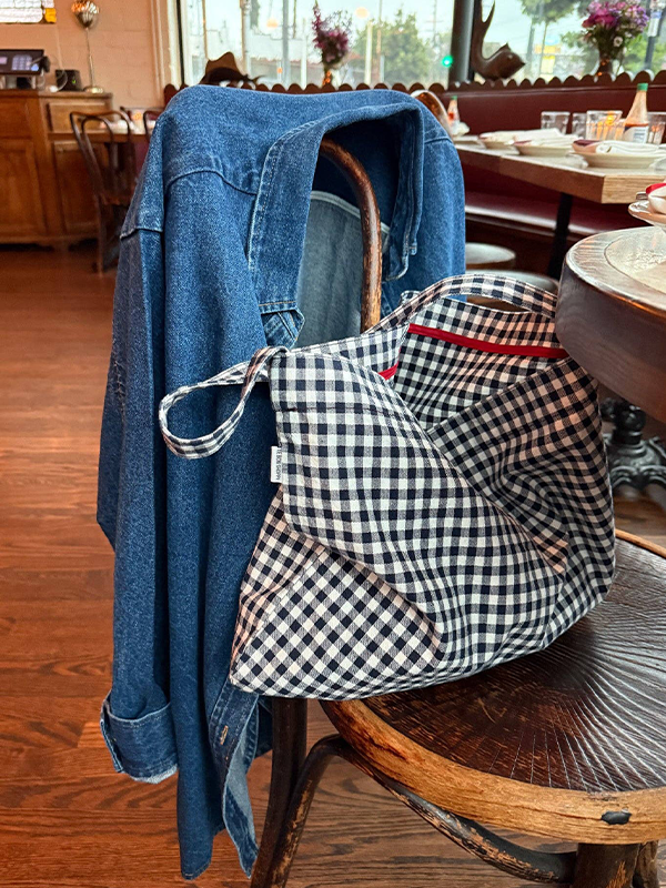 Happy Carry Bag: Black Gingham