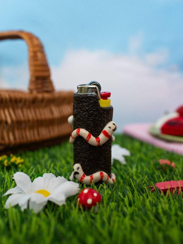 Worms Lighter Case