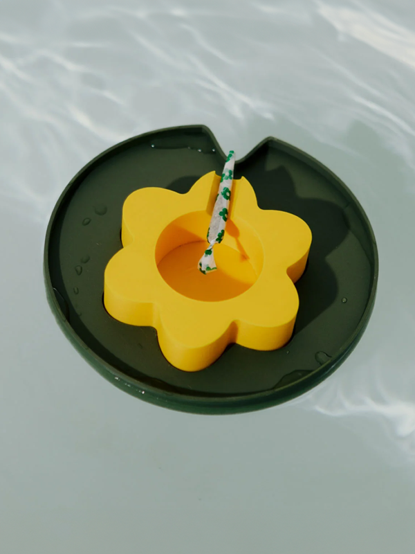 Floating Ashtray: Yellow