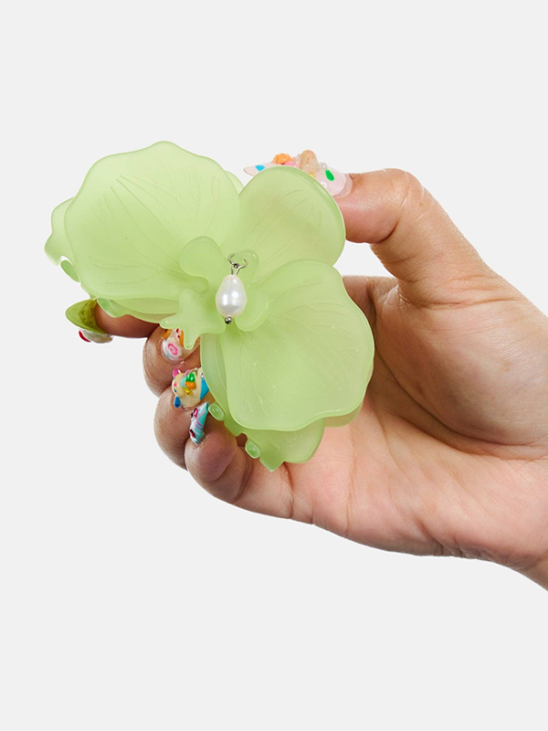 Orchid Claw: Frosted Lime