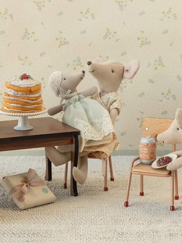 Baby Mouse in Gown: Mint