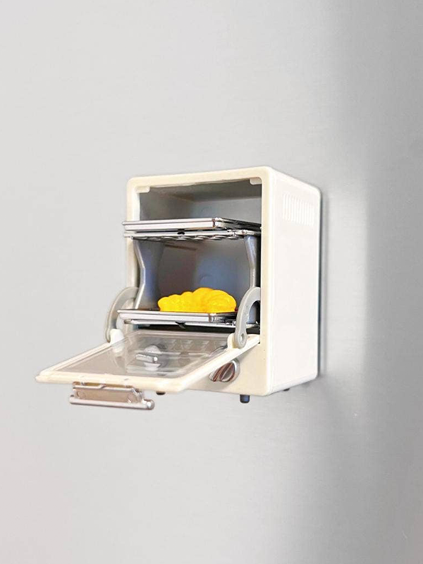 Mini Retro Oven with Tiny Bread Magnet