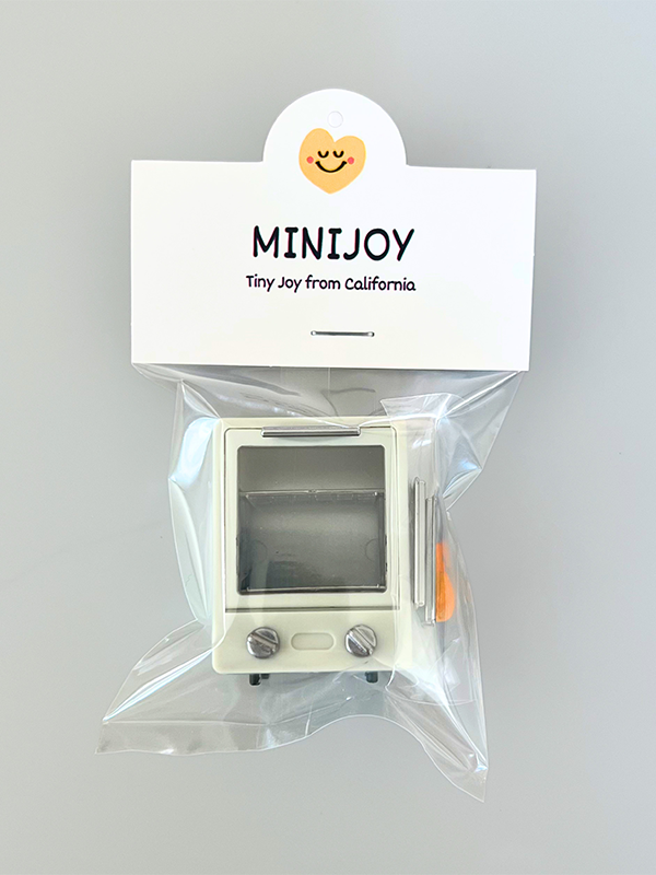 Mini Retro Oven with Tiny Bread Magnet