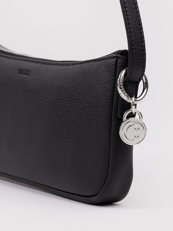 Recycled Leather Pochette: Black