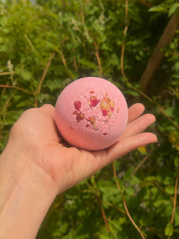 Bloomspell Bath Bomb in Wild Rose