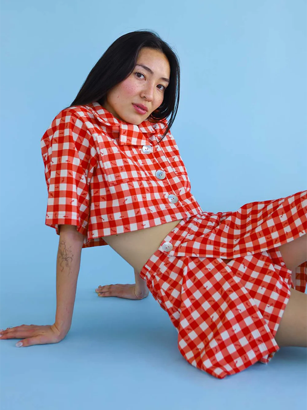 Noble Utility Button Skort: Gingham Fishies