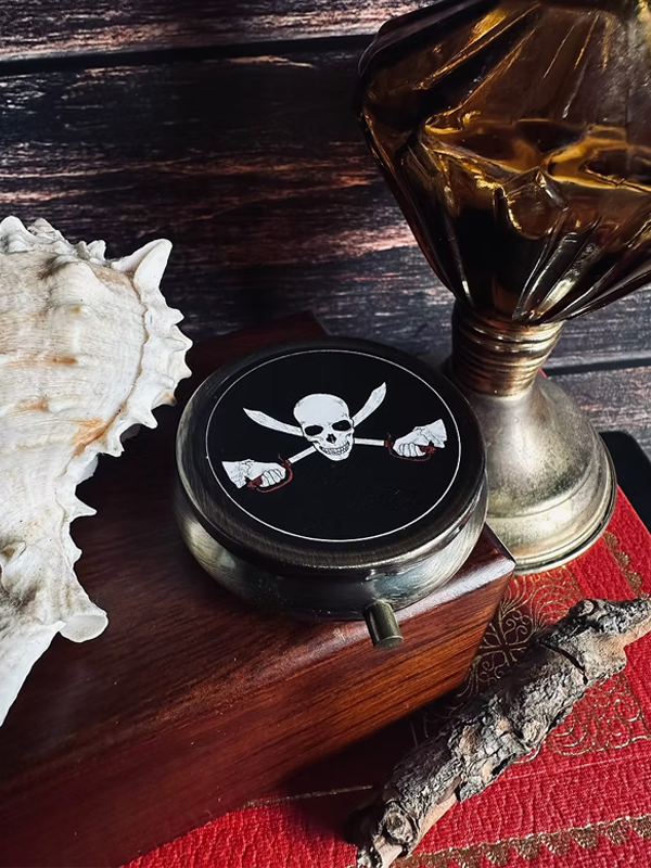 Solid Perfume: Lovers Cutlass