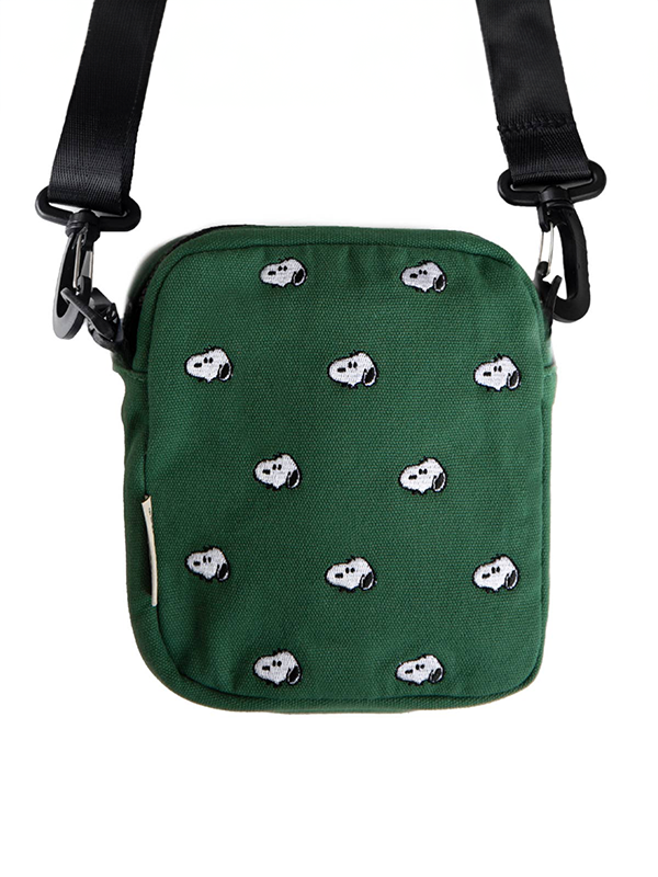 Snoopy Embroidered Crossbody Bag: Snoopy Forest