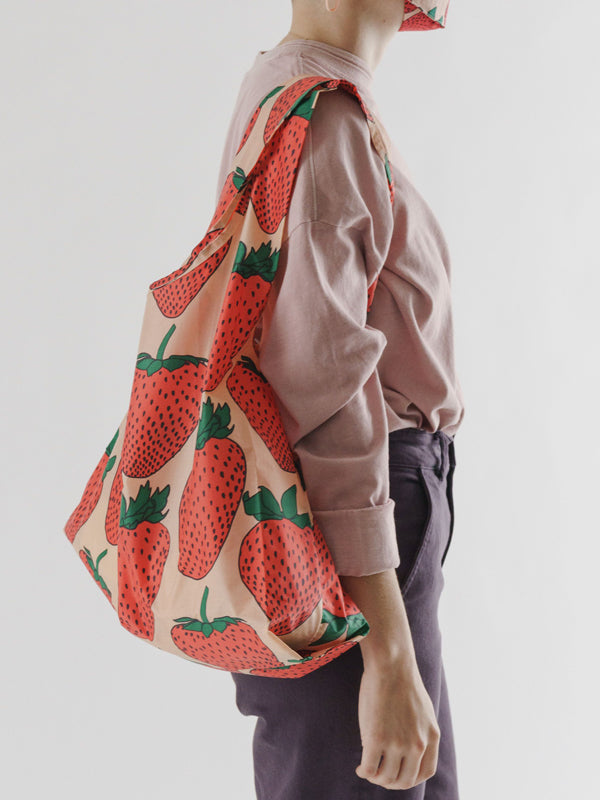 Standard Baggu in Strawberry, featuring a stylish and versatile design with a unique pattern, perfect for everyday use and carrying your essentials with ease.