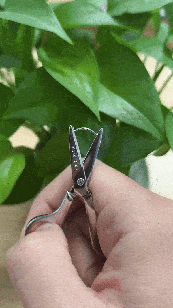 Scissor Hoop Earrings: Silver
