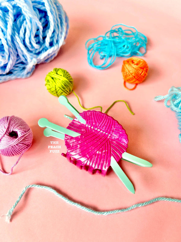 Yarn Knitting Needles Hair Claw: Pink/Mint
