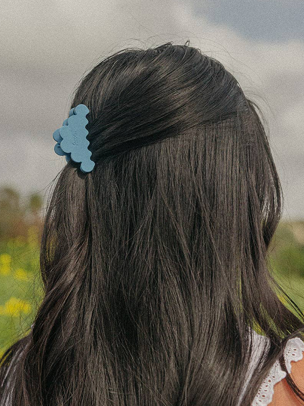Mini Hold Everything Claw: Powder Blue
