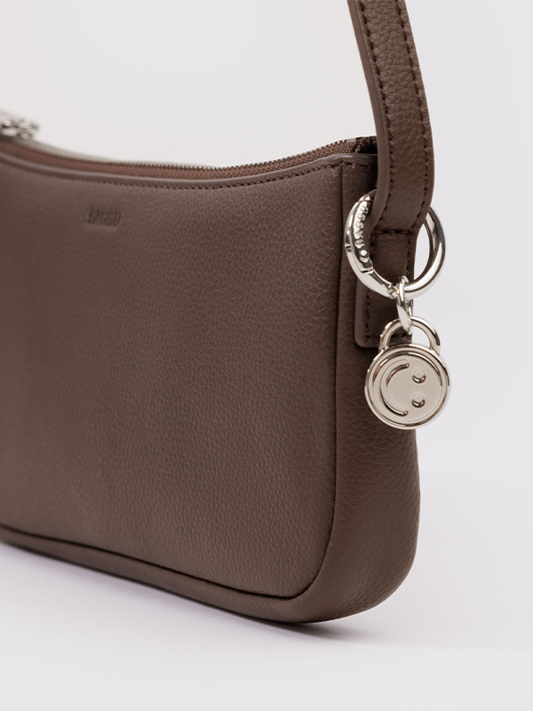 Recycled Leather Pochette: Brown