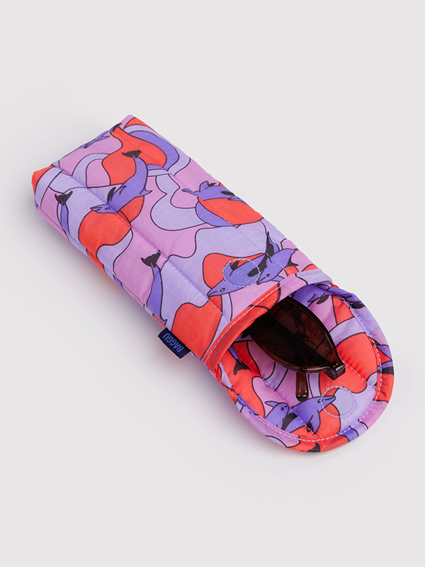 Puffy Glasses Sleeve: Dolphins