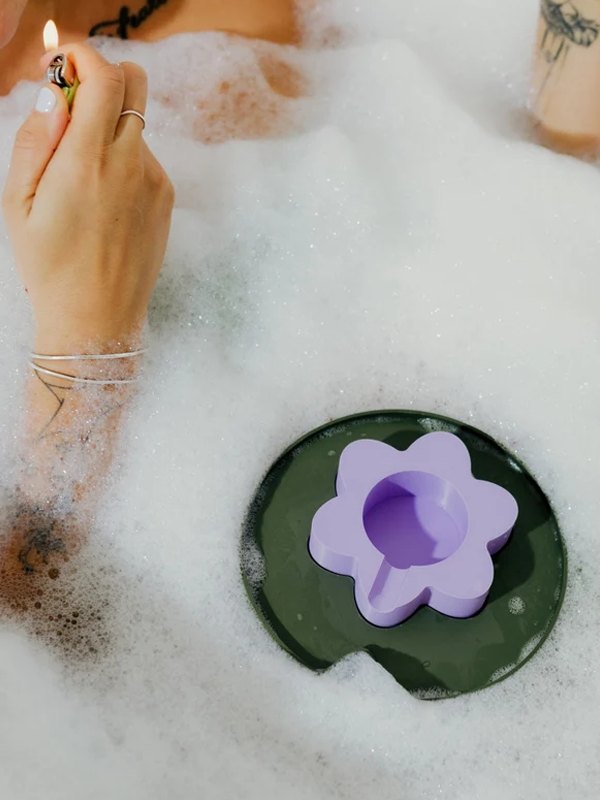Floating Ashtray: Lilac