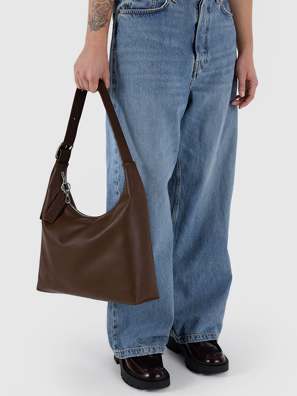 Medium Recycled Leather Shoulder Bag: Brown