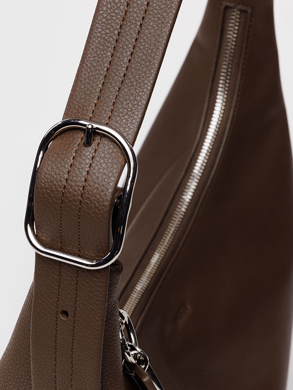 Medium Recycled Leather Shoulder Bag: Brown