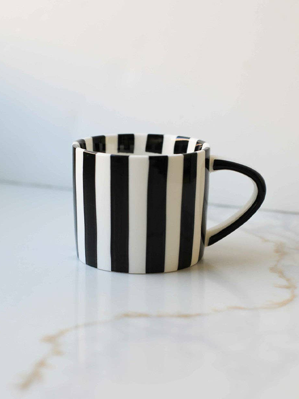 Simple Striped Mug: Black