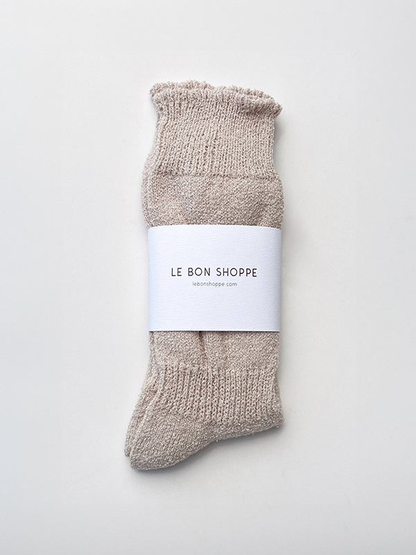 Airy Puffin Socks: Whole Wheat