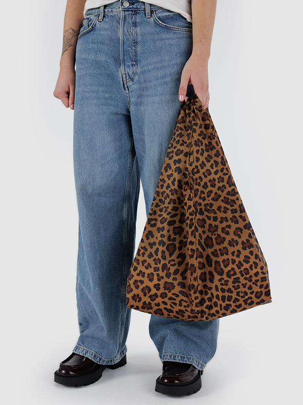 Leopard print Standard Baggu, a durable and stylish reusable tote bag with a bold, eye-catching design, perfect for everyday use.