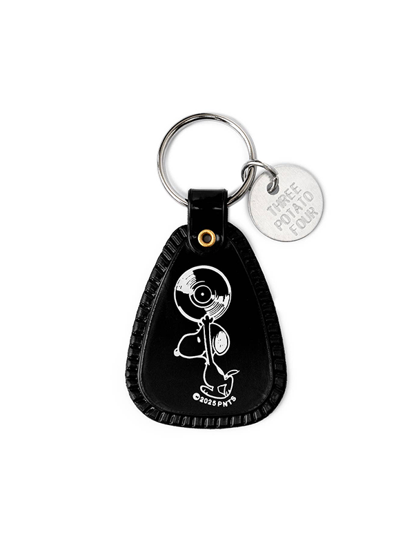 Saddle Keychain: Snoopy Record