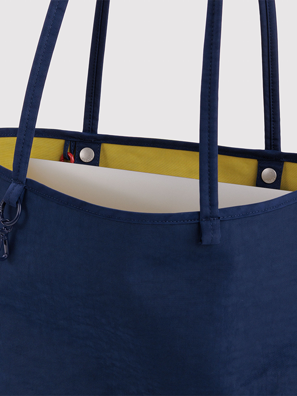 Medium Nylon Reversible Tote: Navy Mix